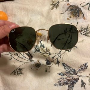 Circle ray ban sunglasses